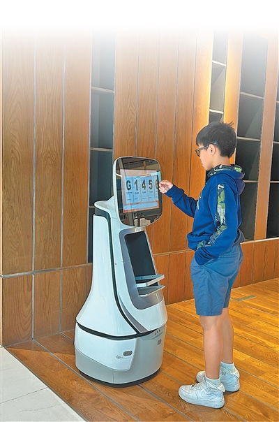 智造出海 中國服務(wù)機(jī)器人走俏海外的創(chuàng)新之路